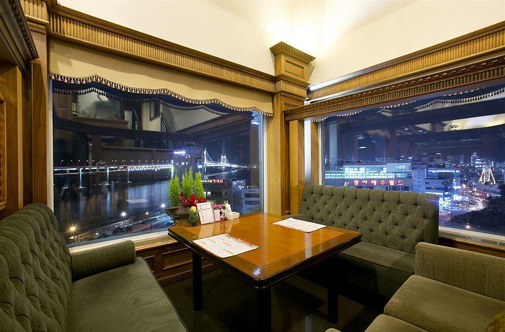 Hotel Castle Beach Пусан Екстериор снимка