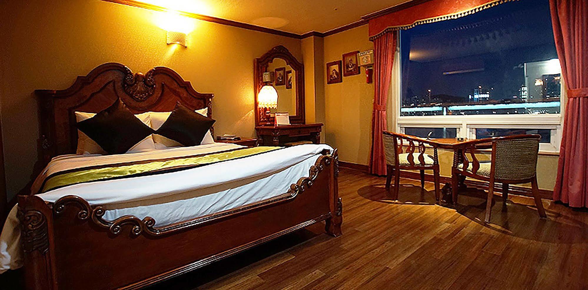 Hotel Castle Beach Пусан Екстериор снимка